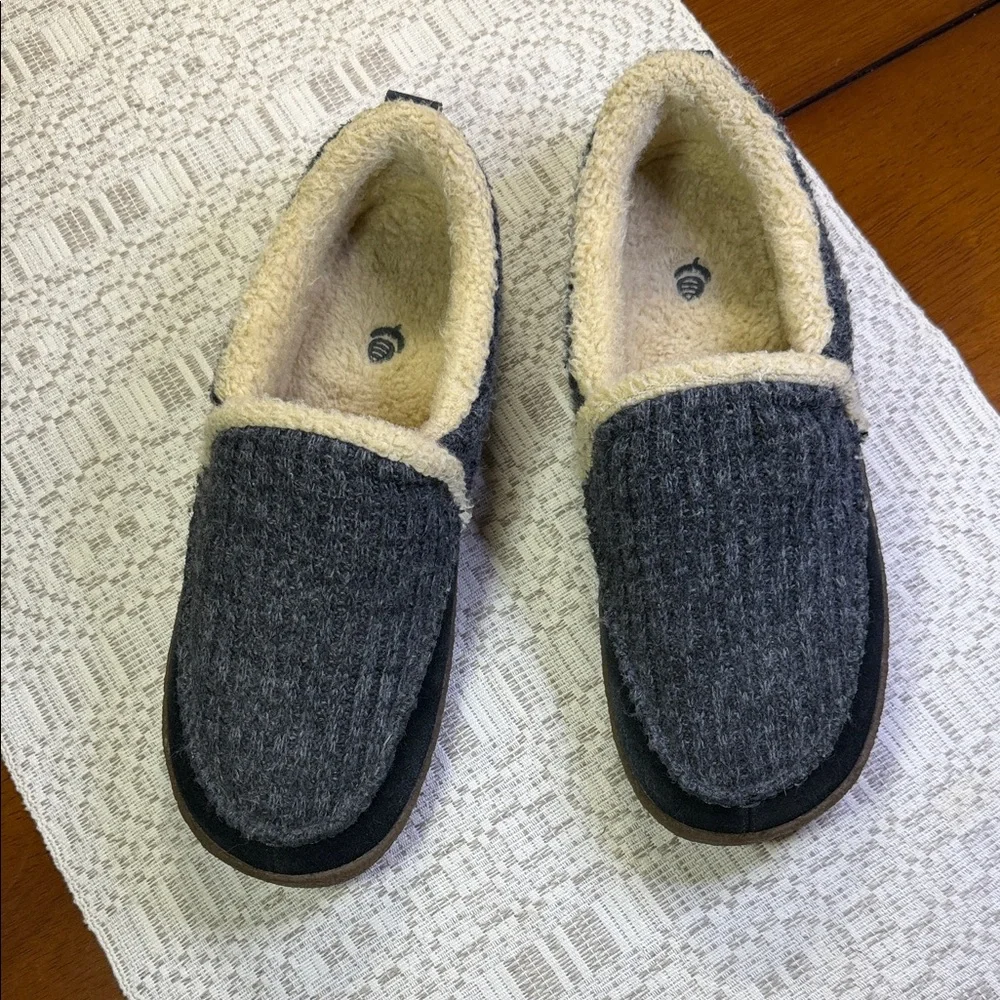 Men’s Acorn Crosslander Moc Slippers Size 10M
